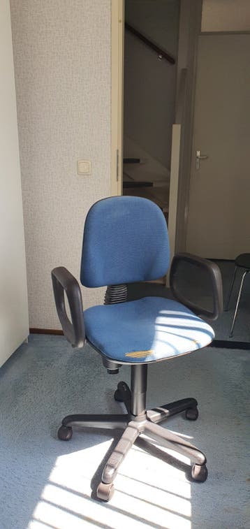 Bureaustoel gratis op te halen