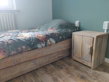 Steigerhouten eenpersoonsbed