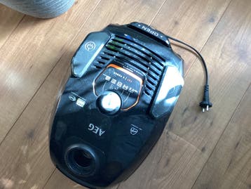 Gratis AEG stofzuiger, werkt maar voor even.