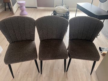 Drie eetkamerstoelen (gratis)
