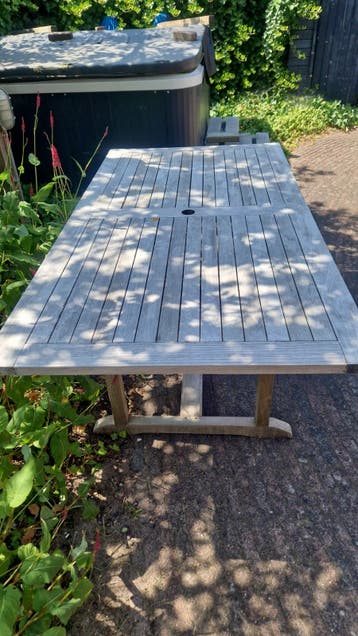 Gratis ophalen teakhouten tafel +4 teakhouten stoelen