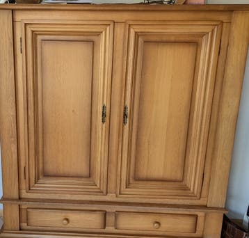 Eikenhouten kast met lades en deuren