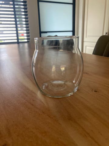Gratis klein glazen vaasje Ø7x10 hoog of voor een kaarsje