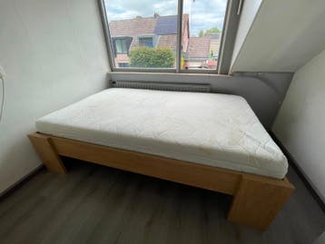 Houten bed 140x200