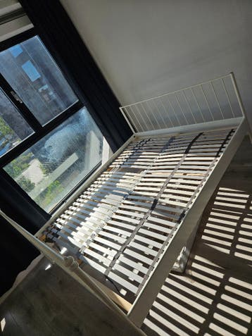 Bedframe 160x200 wit metaal + lattenbodem