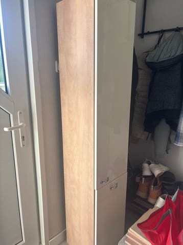 Hoge kast met deuren - beige  en houtkleurig( brugman)