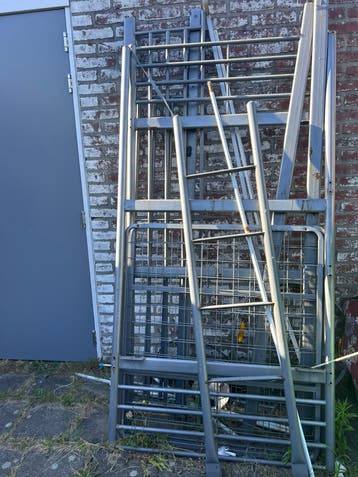 Gratis stalen bedframe
