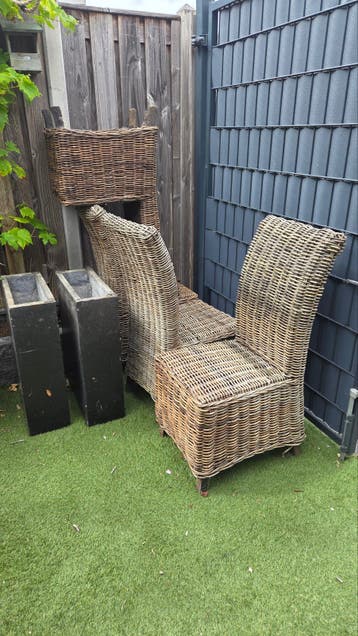 4 rotan stoelen, gratis af te halen