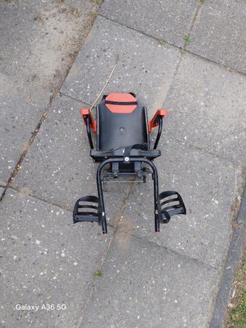 Fietsstoeltje achter, kussentje ontbreekt