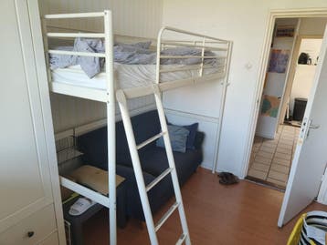 Ikea hoogslaper- bedframe (vrijdag 10 juli ophalen)