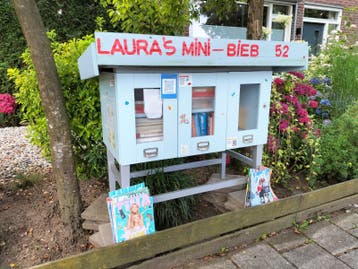 Laura's Mini-Bieb , boeken spelletjes, puzzels, speelgoed