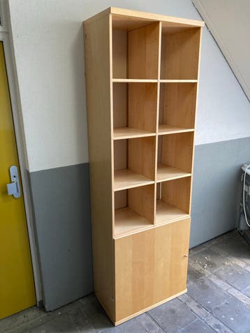 GRATIS: Ikea boekenkast met veel opbergruimte - Gebruikt