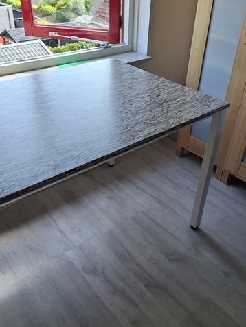 Bureau 160x80cm, hoogte 74cm