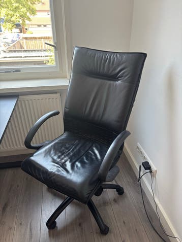 Gebruikte in hoogte verstelbare game stoel