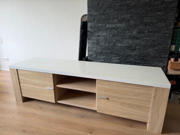 Gratis af te halen: Modern tv-meubel in Leiden Zuid-West