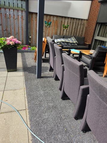 Set van 4 grijze eetkamerstoelen met armleuningen