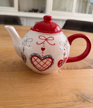 Theepot met kopjes