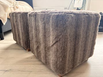 Set van 2 poefs met imitatiebont