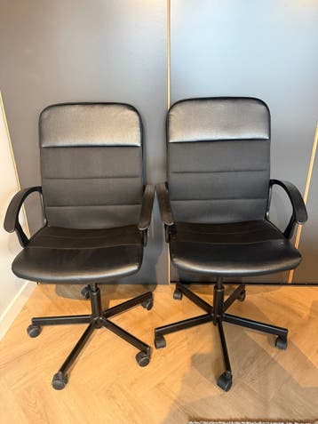 Set van 2 zwarte bureaustoelen - Gebruikt