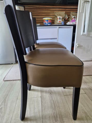3 stevige stoelen - Bruin/Zwart
