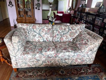 Comfortabele 2-zits bank met bloemenprint