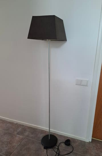 Gratis vloerlamp. Gratis ophalen