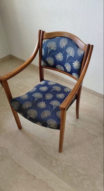 4 Klassieke eettafel stoelen met armleuningen. Roosendaal