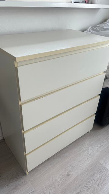 GRATIS: Witte IKEA MALM Ladekast (4 lades)