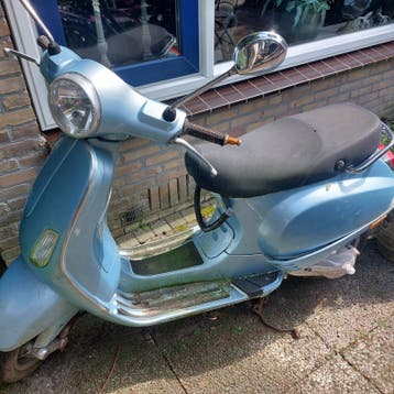 Gratis af te halen Vespa LX 50 uit 2005