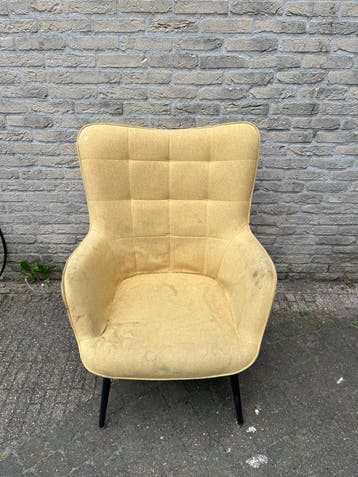 Gele fauteuil (opknappertje)