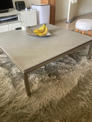 Stenen salontafel