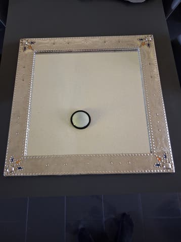 Decoratieve spiegel met zilverkleurig frame
