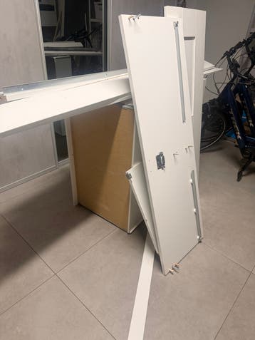 IKEA Brimnes bed 140x200 met opberglades (beschadigd)
