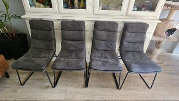 GRATIS: 4 Eetkamerstoelen