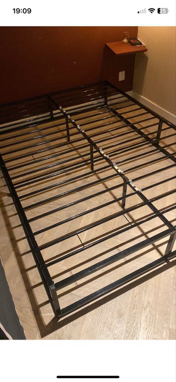 Zwart metalen bedframe - Stevig en modern