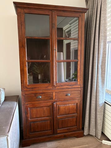 Zware Oosterse buffet kast