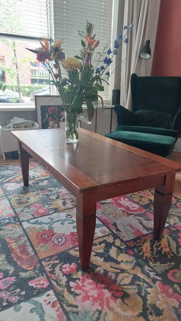 Salontafel in kersenhouten kleur