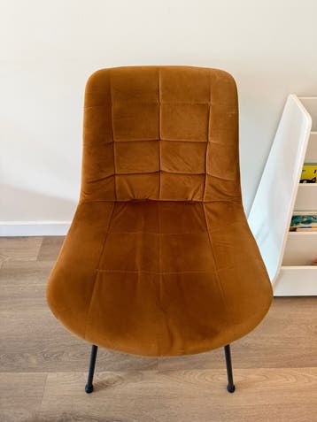 GRATIS Stoelen 3x congac en 3x zwart