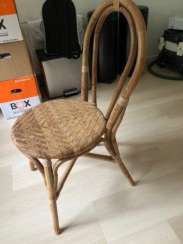 Mooie rieten stoel gratis!