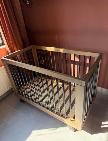 Ledikantje 120x60cm met matrasje (gratis af te halen)