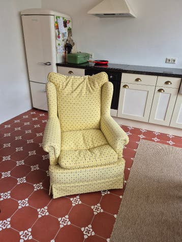 Comfortabele fauteuil, opnieuw gestoffeerd
