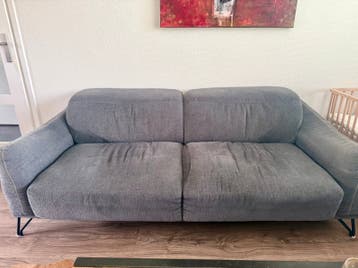 Gratis af te halen: 2 grijze banken