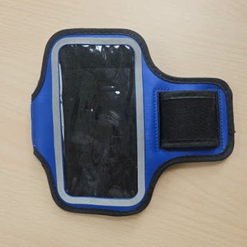 Gratis Blauwe sportarmband voor telefoon - Universeel