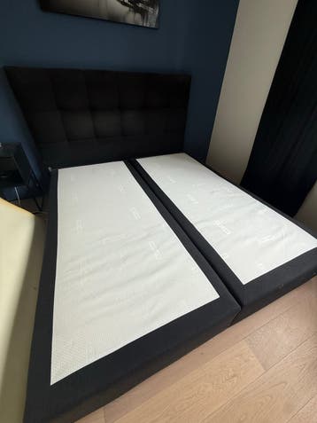 Tweepersoons boxspring met hoofdbord - Gebruikt