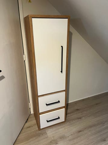 Badkamerkast / wandkast met deur en lades
