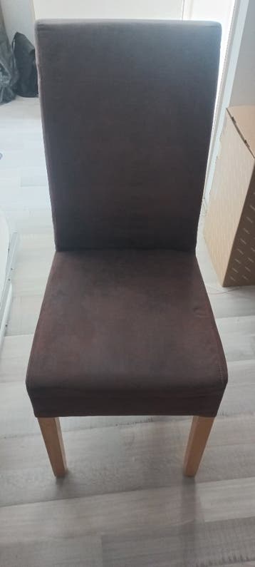 Gratis. 6 nette stoelen