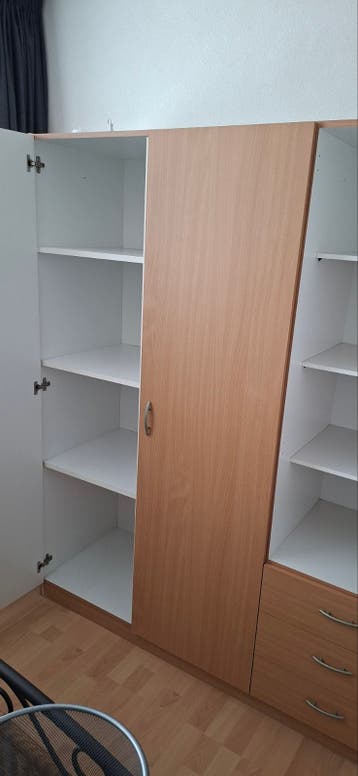 GRATIS >Kledingkast met planken en lades - Zo goed als nieuw