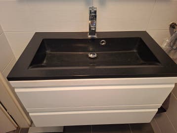 Wastafel meubel 80 cm breed  inclusief kraan .