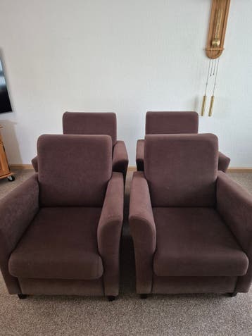 4 grote bruine fauteuils