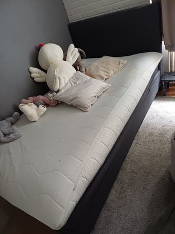 Bed 140